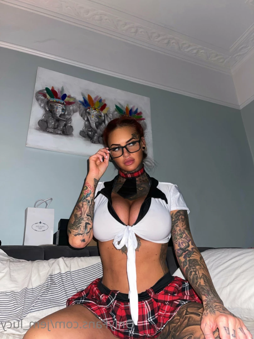 J E M M A L U C Y 🖤 [ jemlucy ] Onlyfans leaked photo 12834824 on Hotleaks.tv