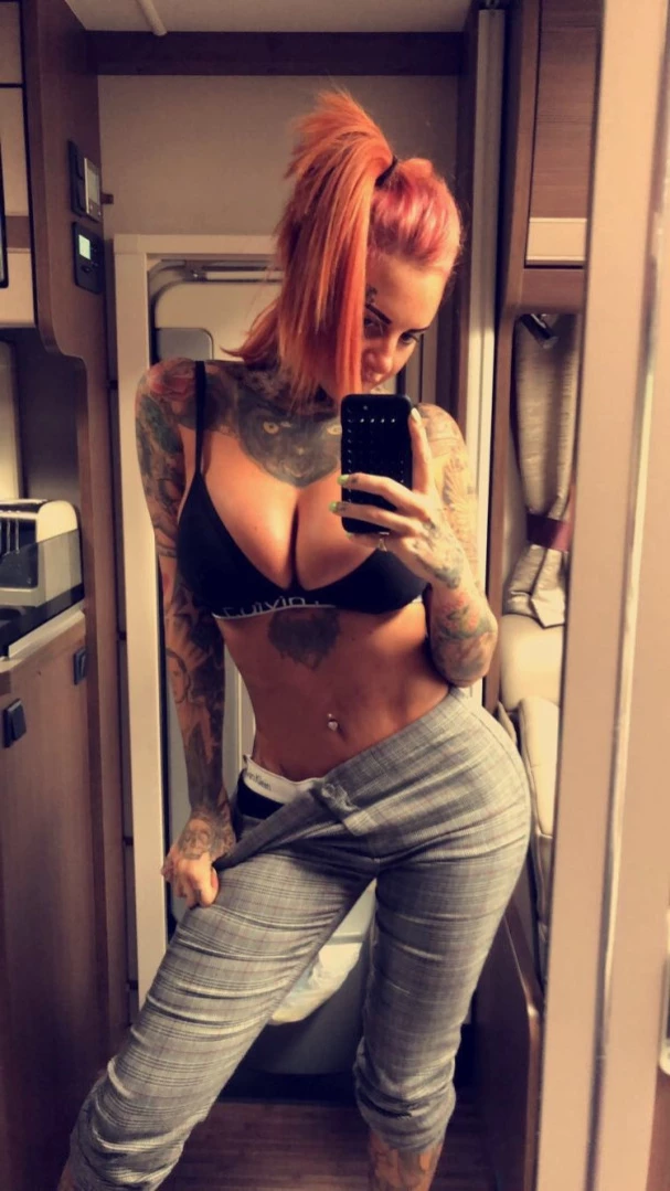 J E M M A L U C Y 🖤 [ jemlucy ] Onlyfans leaked photo 13185572 on Hotleaks.tv