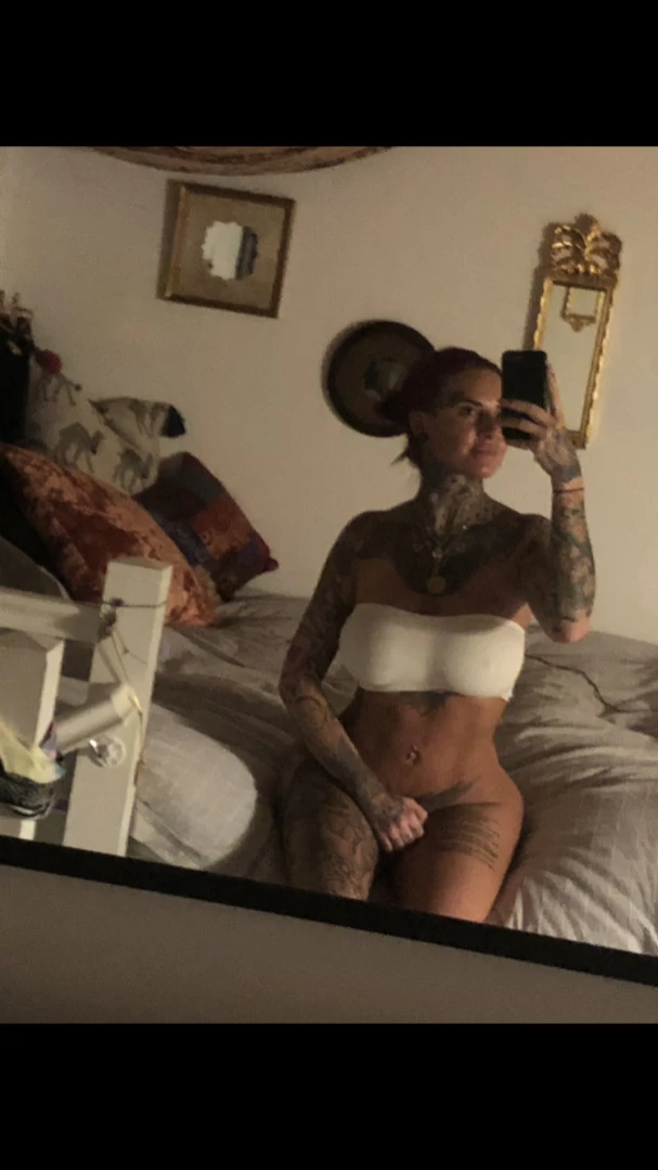 J E M M A L U C Y 🖤 [ jemlucy ] Onlyfans leaked photo 13434446 on Hotleaks.tv