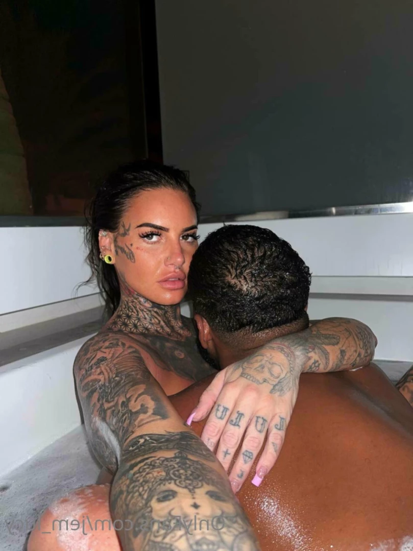 J E M M A L U C Y 🖤 [ jemlucy ] Onlyfans leaked photo 13467949 on Hotleaks.tv