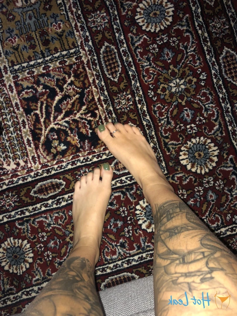 J E M M A L U C Y 🖤 [ jemlucy ] Onlyfans leaked photo 13871371 on Hotleaks.tv