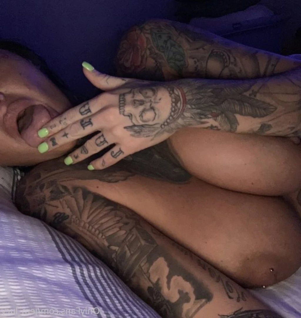 J E M M A L U C Y 🖤 [ jemlucy ] Onlyfans leaked photo 14812085 on Hotleaks.tv