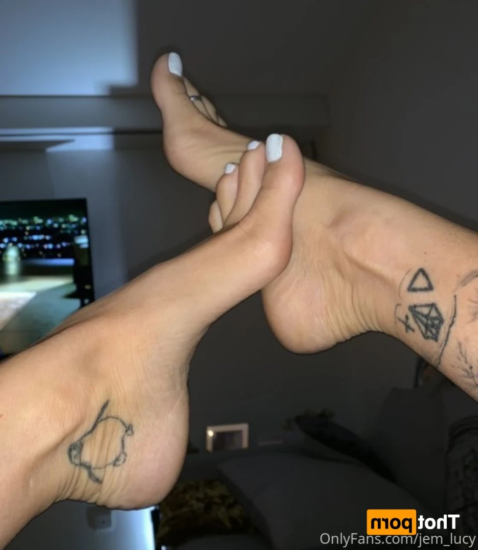 J E M M A L U C Y 🖤 [ jemlucy ] Onlyfans leaked photo 15812458 on Hotleaks.tv