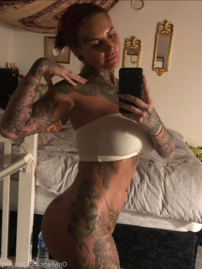 J E M M A L U C Y 🖤 [ jemlucy ] Onlyfans leaked photo 16099831 on Hotleaks.tv