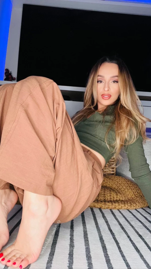 DulcedeCat FEET 👣 [ dulcedecat ] Onlyfans leaked photo 14867031 on Hotleaks.tv