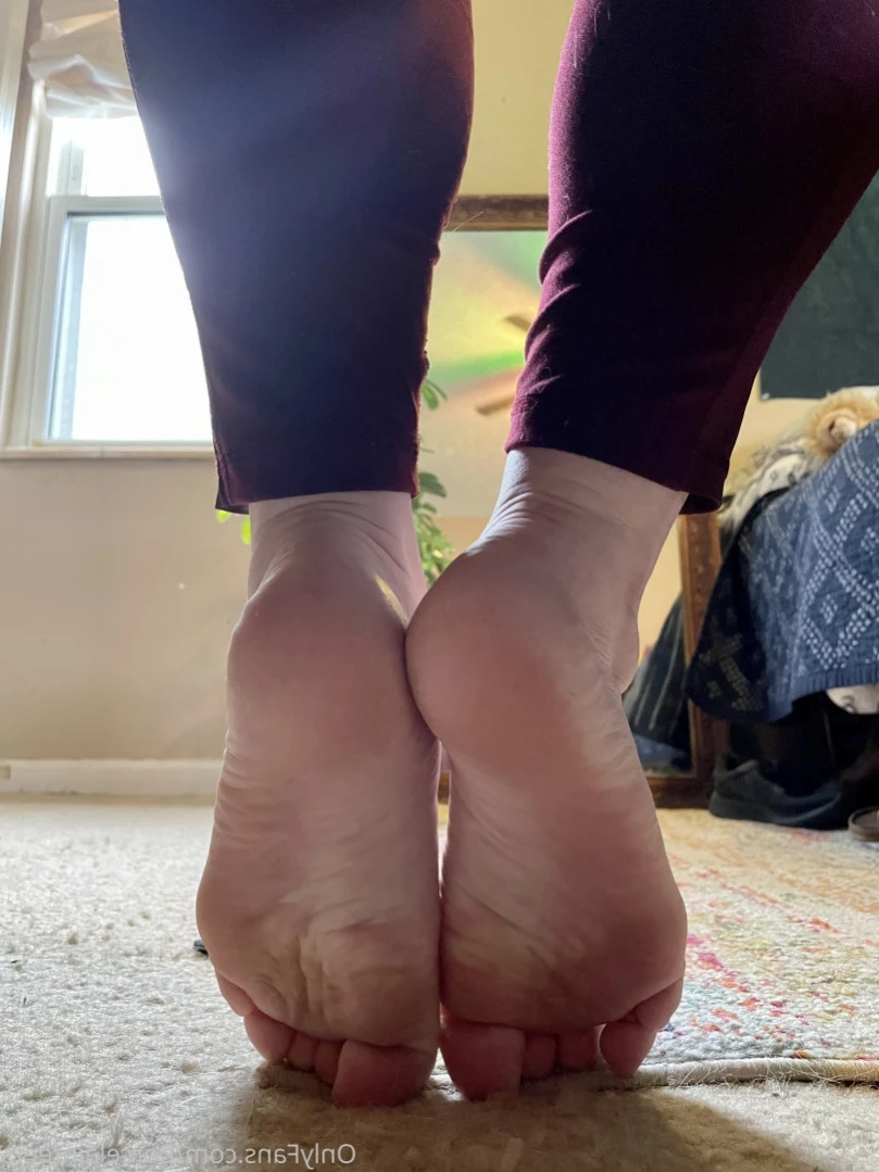 Porcelain Goddess [ porcelainfeets ] Onlyfans leaked photo 12206290 on Hotleaks.tv