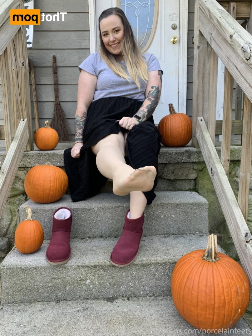 Porcelain Goddess [ porcelainfeets ] Onlyfans leaked photo 12263858 on Hotleaks.tv