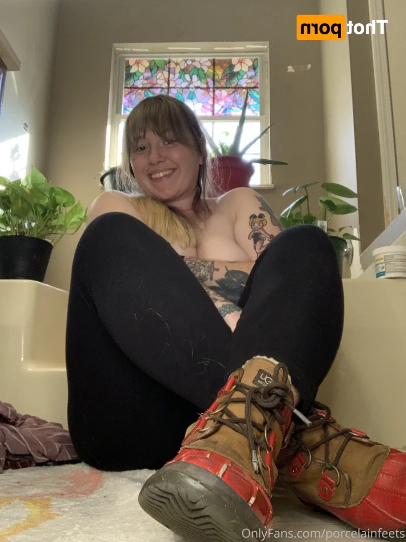 Porcelain Goddess [ porcelainfeets ] Onlyfans leaked photo 12266418 on Hotleaks.tv