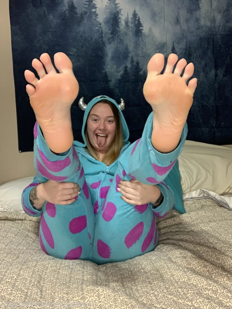 Porcelain Goddess [ porcelainfeets ] Onlyfans leaked photo 12267509 on Hotleaks.tv