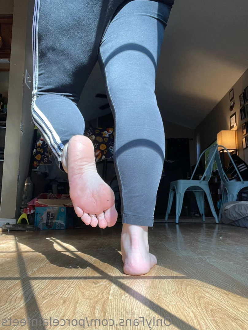 Porcelain Goddess [ porcelainfeets ] Onlyfans leaked photo 12271395 on Hotleaks.tv