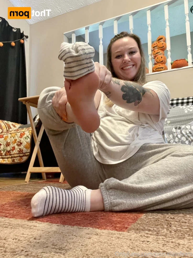 Porcelain Goddess [ porcelainfeets ] Onlyfans leaked photo 12279478 on Hotleaks.tv