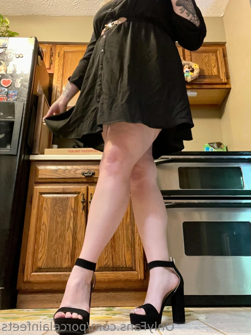 Porcelain Goddess [ porcelainfeets ] Onlyfans leaked photo 14649772 on Hotleaks.tv