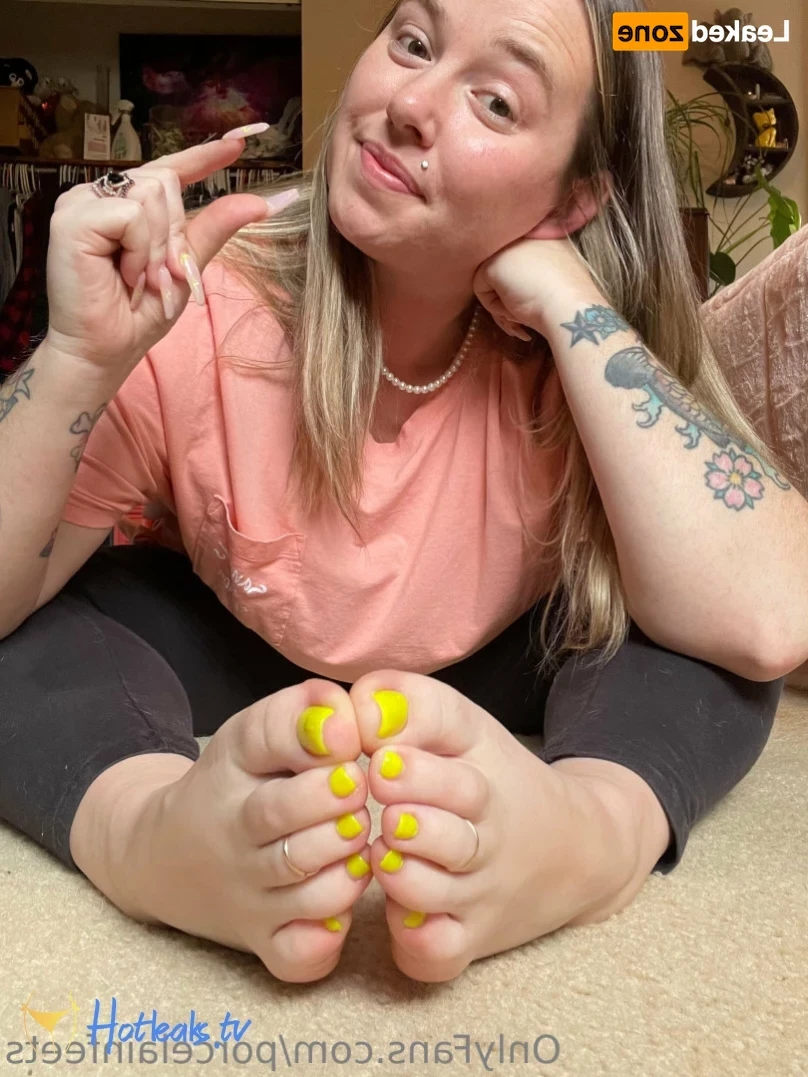 Porcelain Goddess [ porcelainfeets ] Onlyfans leaked photo 14689720 on Hotleaks.tv