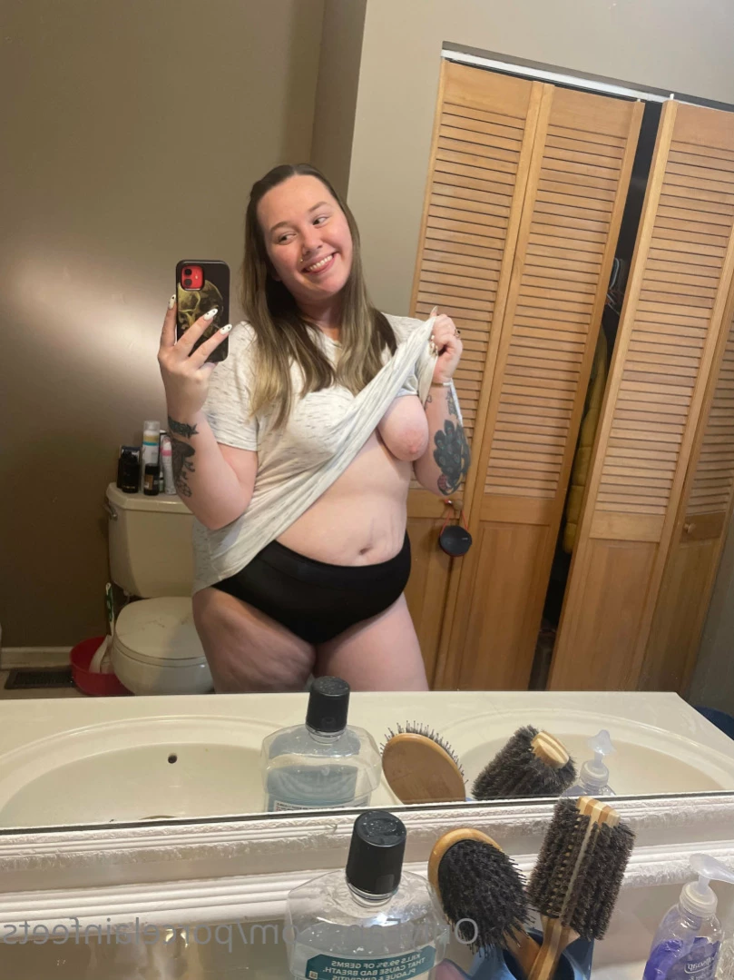 Porcelain Goddess [ porcelainfeets ] Onlyfans leaked photo 16101279 on Hotleaks.tv