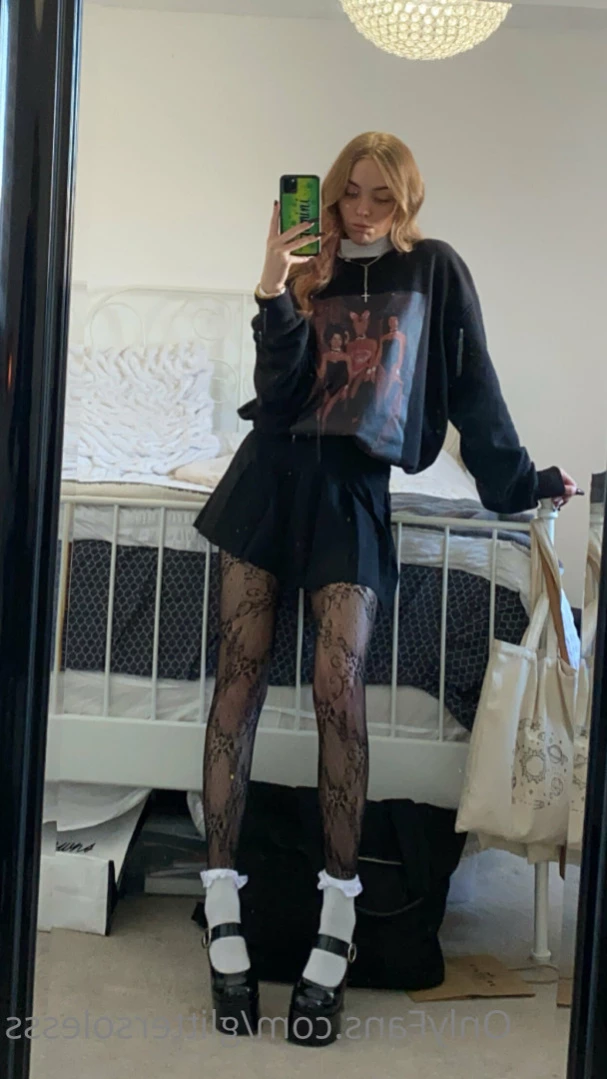 Glitter Soles [ glittersolesss ] Onlyfans leaked photo 16364262 on Hotleaks.tv