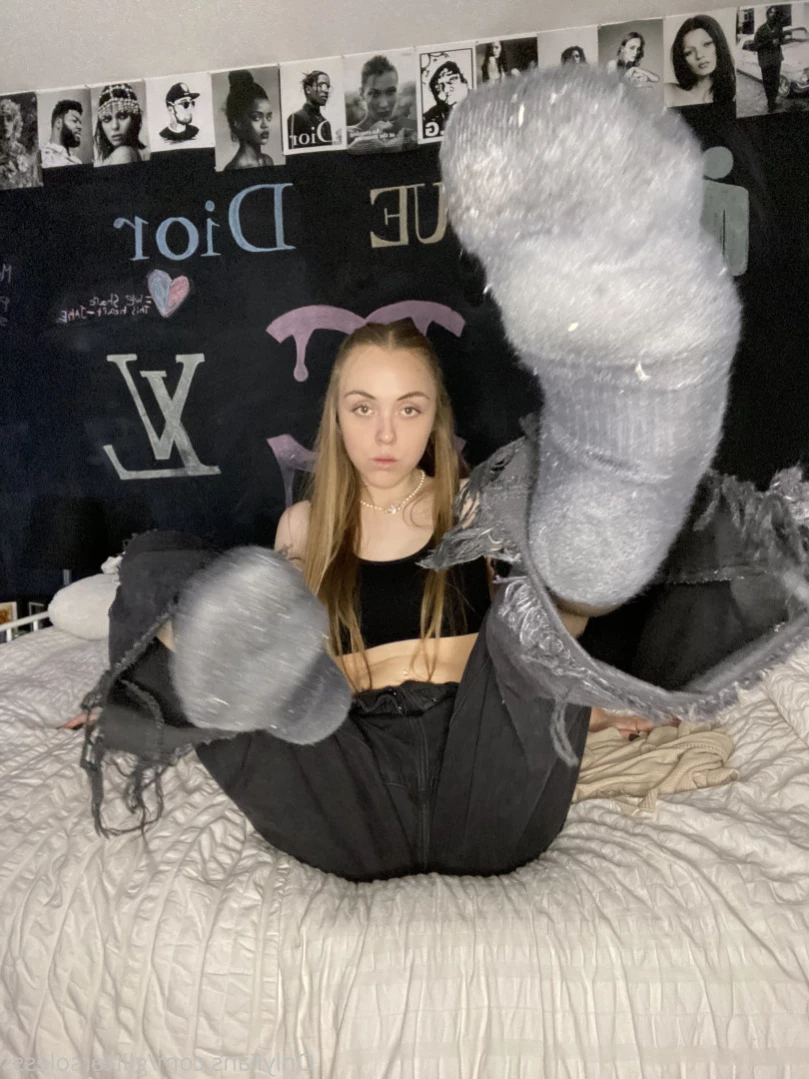 Glitter Soles [ glittersolesss ] Onlyfans leaked photo 16364274 on Hotleaks.tv