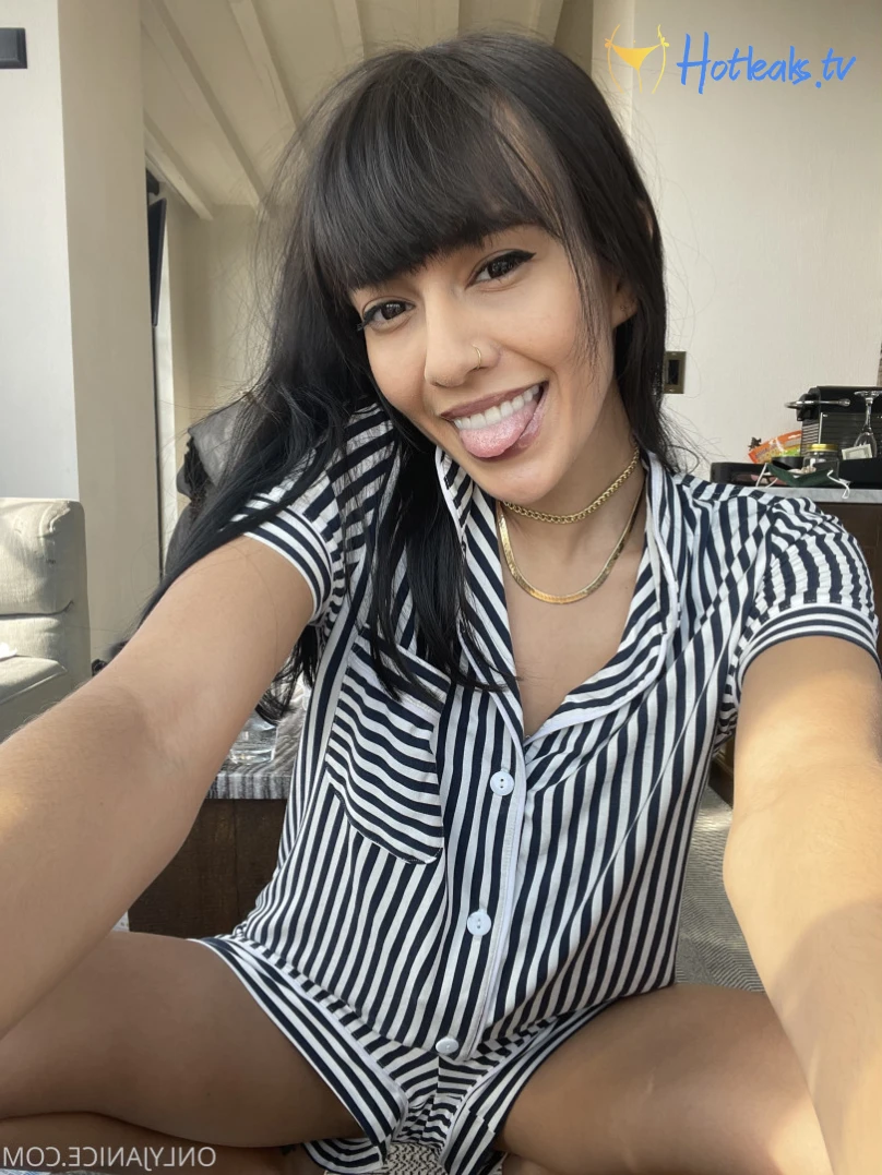 janice griffith [ rejaniced ] Onlyfans leaked photo 13864348 on Hotleaks.tv