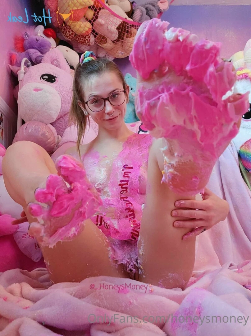 Princess ♡ Honey [ honeysmoney ] Onlyfans leaked photo 13397535 on Hotleaks.tv