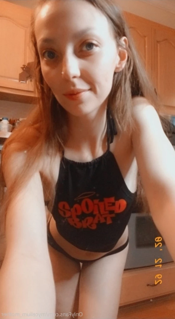 Hot Petite Mushroom Mom 🍄 [ mycelium_mother ] Onlyfans leaked photo 10854785 on Hotleaks.tv