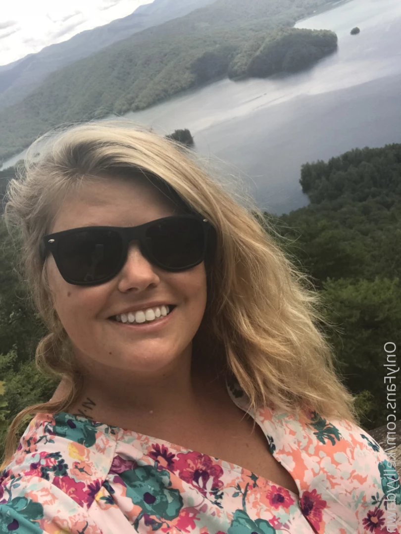 The MlLF next door [ kellyydawn ] Onlyfans leaked photo 11383814 on Hotleaks.tv