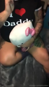 The MlLF next door [ kellyydawn ] Onlyfans leaked video 12531304 on Hotleaks.tv