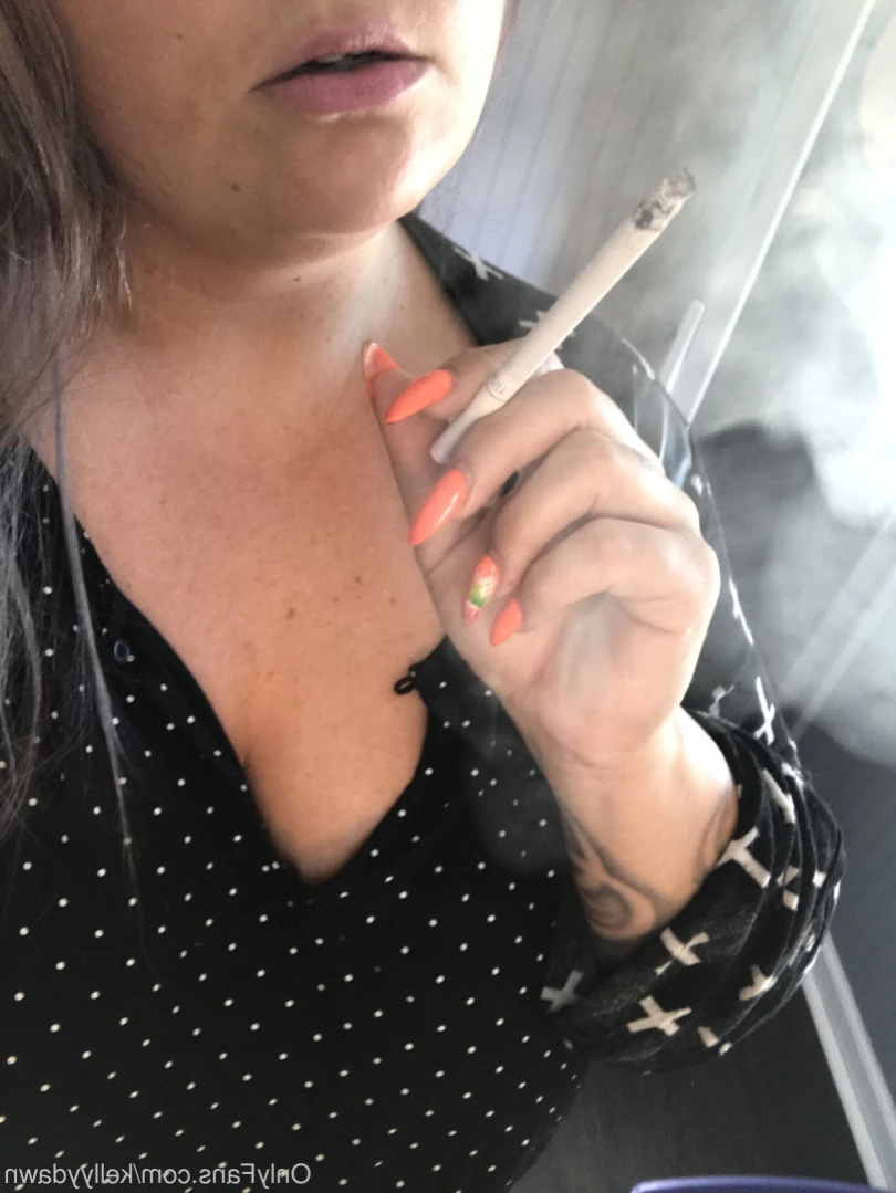 The MlLF next door [ kellyydawn ] Onlyfans leaked photo 16276562 on Hotleaks.tv