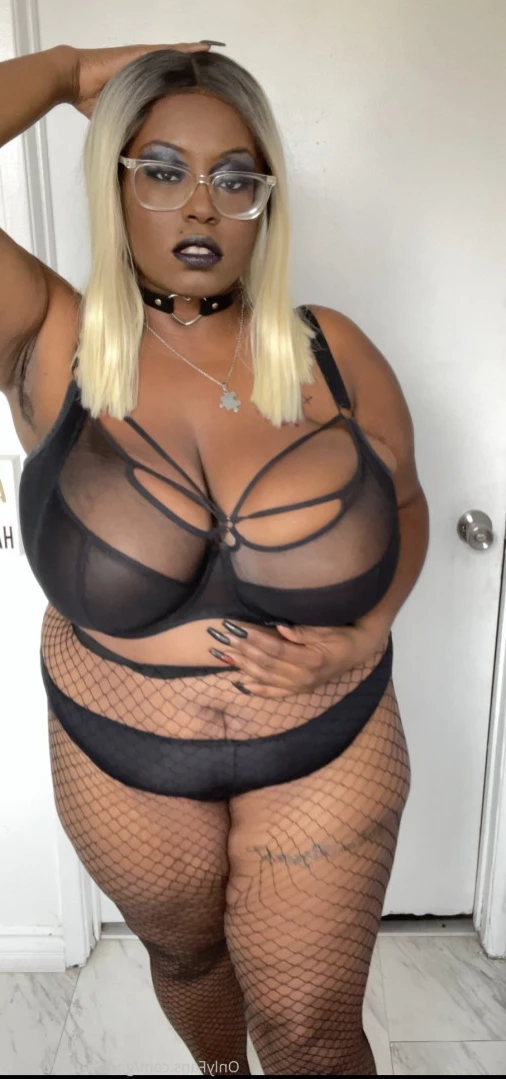 Goddess✨CocoaLuna [ goddesscocoaluna ] Onlyfans leaked photo 16364132 on Hotleaks.tv