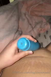 15571352