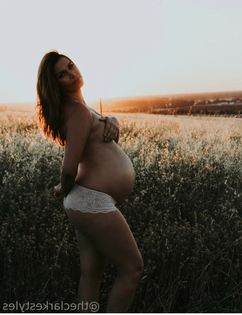 Clarke 🩵 𝒴𝑜𝓊𝓇 𝒻𝒶𝓋𝑜𝓇𝒾𝓉𝑒 𝑀 𝐼 𝐿 𝐹 [ theclarkestyles ] Onlyfans leaked photo 12767424 on Hotleaks.tv