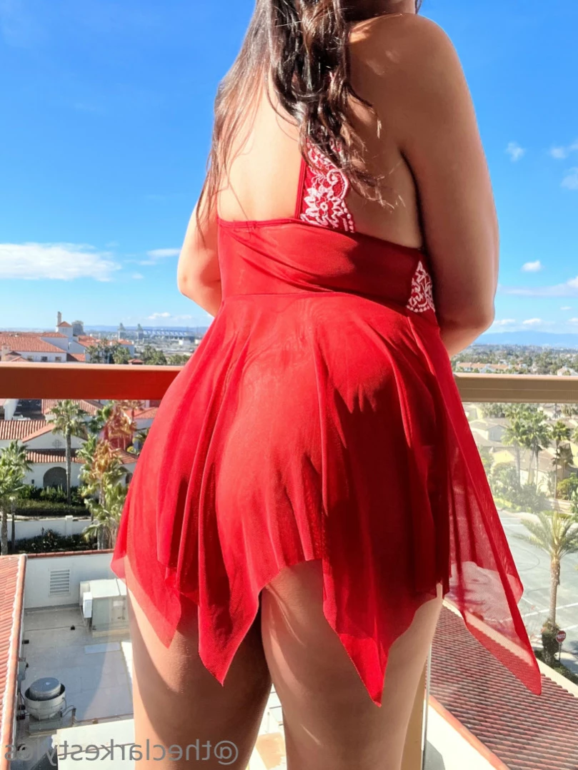 Clarke 🩵 𝒴𝑜𝓊𝓇 𝒻𝒶𝓋𝑜𝓇𝒾𝓉𝑒 𝑀 𝐼 𝐿 𝐹 [ theclarkestyles ] Onlyfans leaked photo 13616004 on Hotleaks.tv