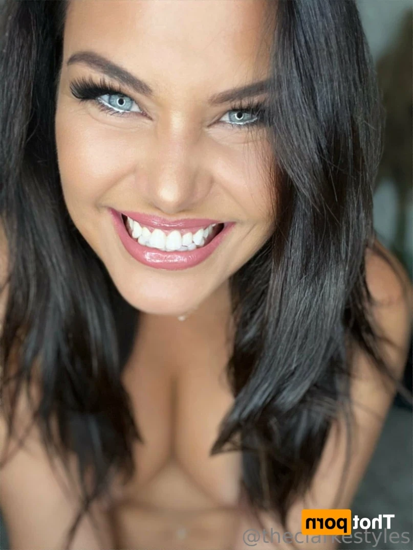 Clarke 🩵 𝒴𝑜𝓊𝓇 𝒻𝒶𝓋𝑜𝓇𝒾𝓉𝑒 𝑀 𝐼 𝐿 𝐹 [ theclarkestyles ] Onlyfans leaked photo 14808957 on Hotleaks.tv
