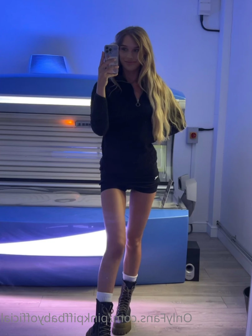 your favourite loner st0ner <3 [ pinkpiffbabyofficial ] Onlyfans leaked photo 11932683 on Hotleaks.tv