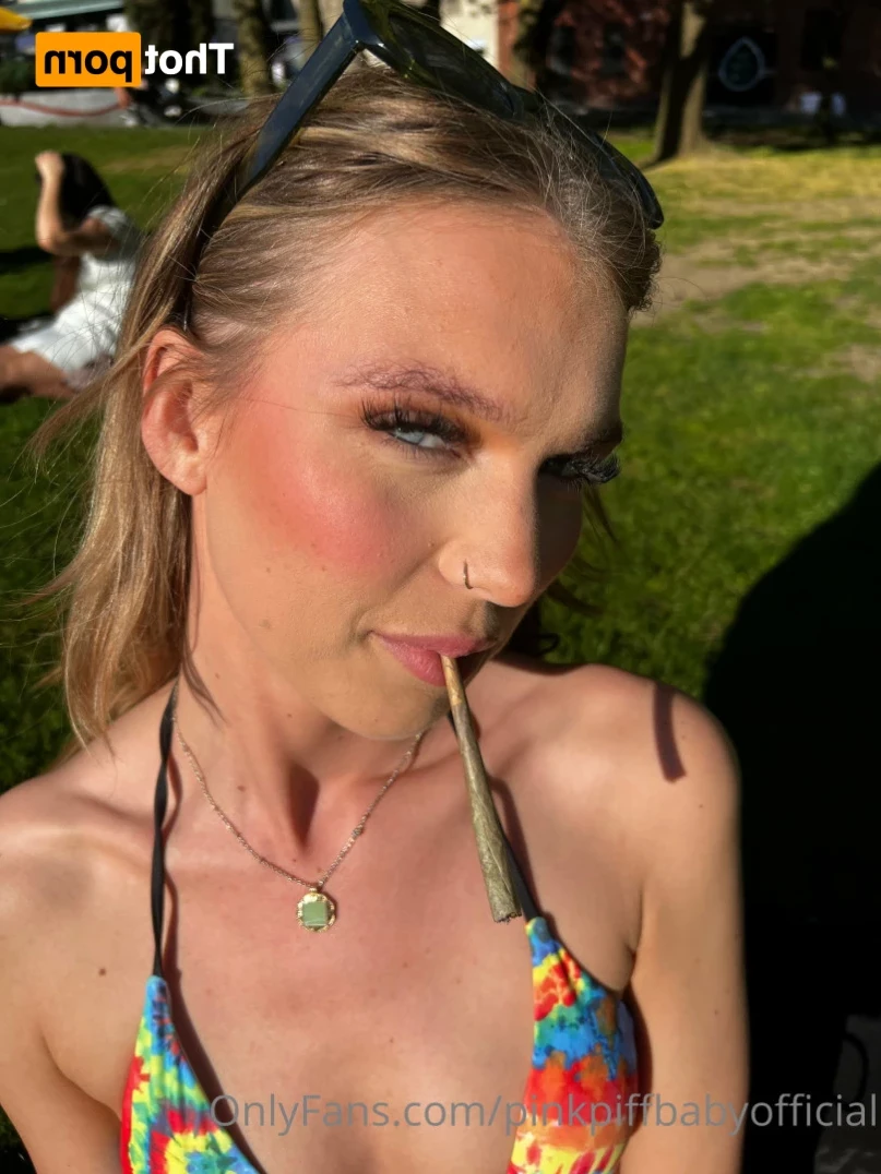 your favourite loner st0ner &lt;3 [ pinkpiffbabyofficial ] Onlyfans leaked photo 12657658 on Hotleaks.tv