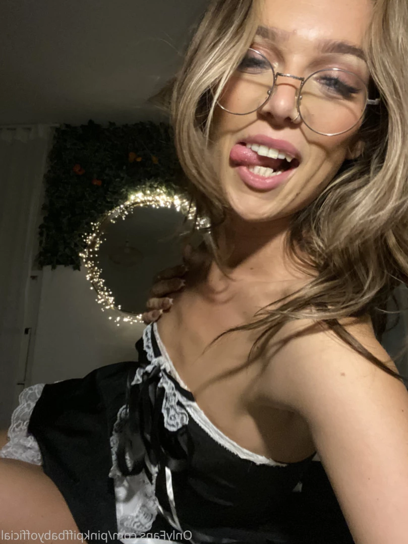 your favourite loner st0ner <3 [ pinkpiffbabyofficial ] Onlyfans leaked photo 12918662 on Hotleaks.tv
