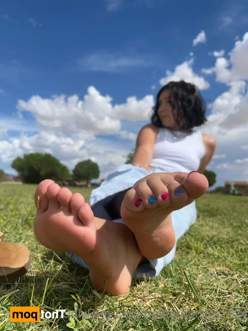 Petite Feet Penelope [ penelopestootsies739 ] Onlyfans leaked photo 12264038 on Hotleaks.tv