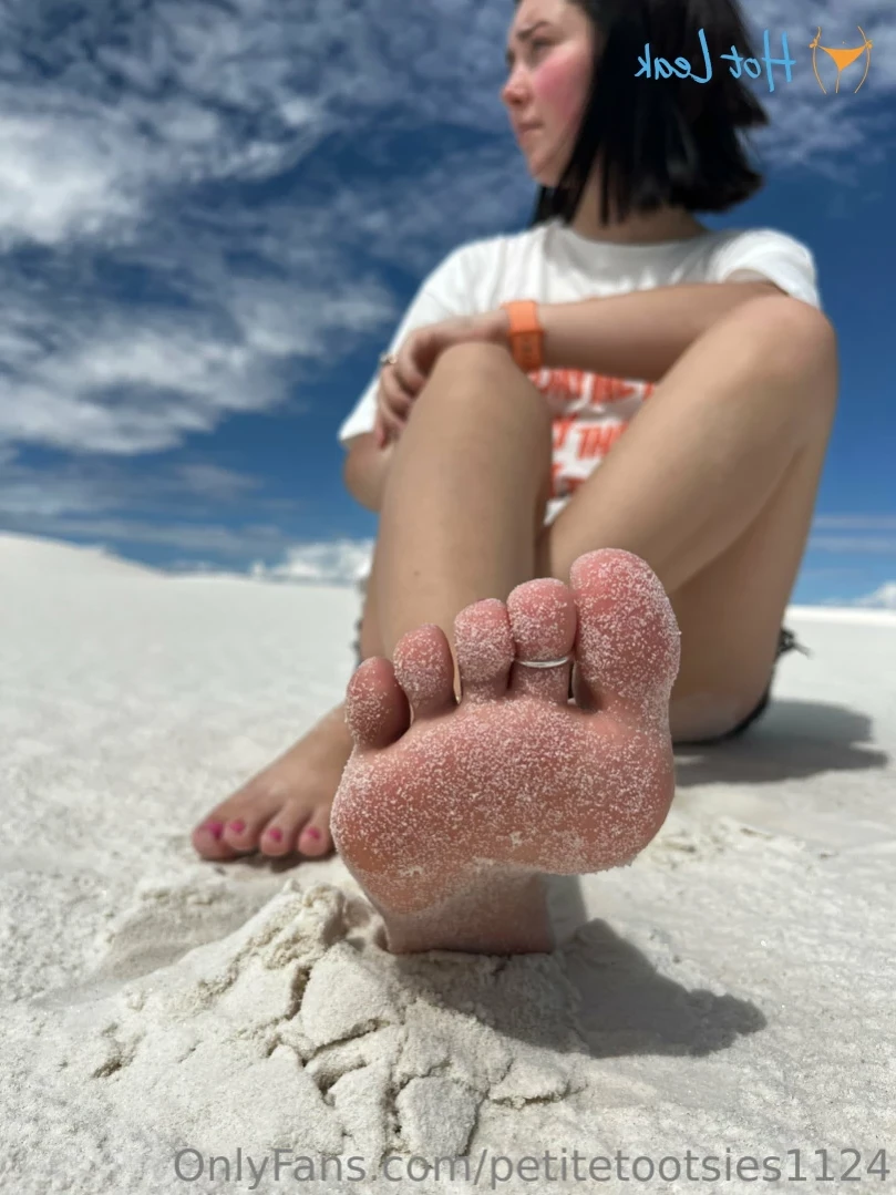 Petite Feet Penelope [ penelopestootsies739 ] Onlyfans leaked photo 12303709 on Hotleaks.tv
