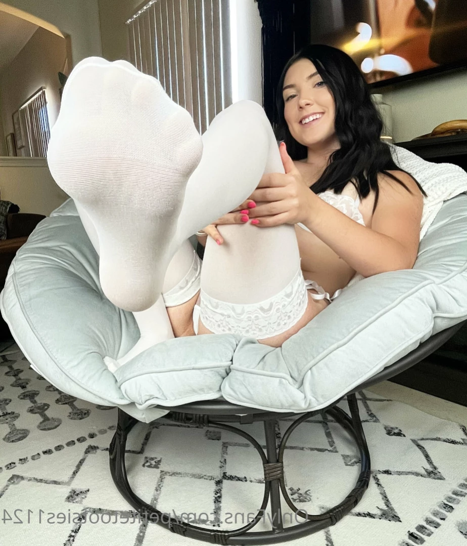 Petite Feet Penelope [ penelopestootsies739 ] Onlyfans leaked photo 12303756 on Hotleaks.tv