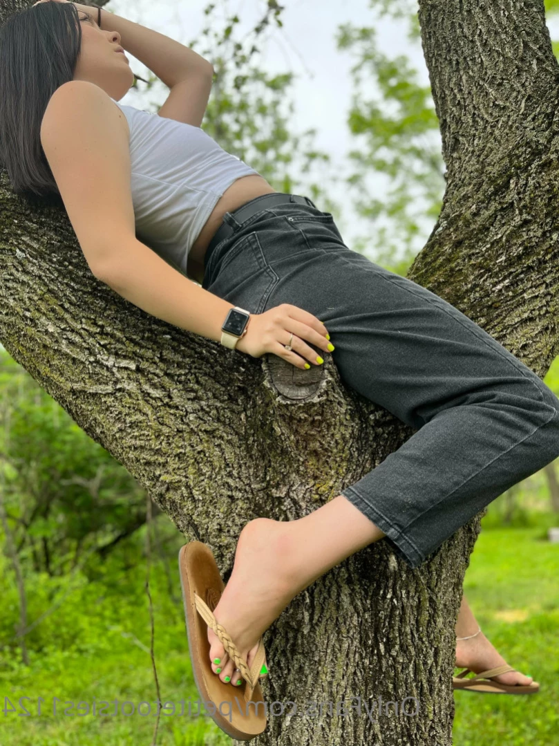 Petite Feet Penelope [ penelopestootsies739 ] Onlyfans leaked photo 12303959 on Hotleaks.tv