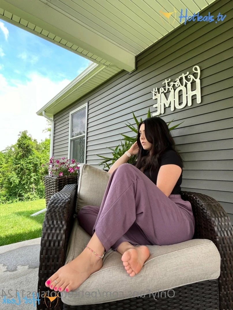 Petite Feet Penelope [ penelopestootsies739 ] Onlyfans leaked photo 12308891 on Hotleaks.tv