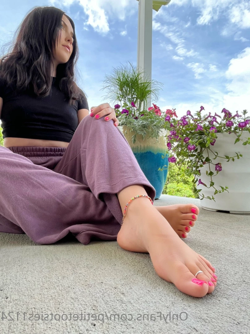 Petite Feet Penelope [ penelopestootsies739 ] Onlyfans leaked photo 12308916 on Hotleaks.tv