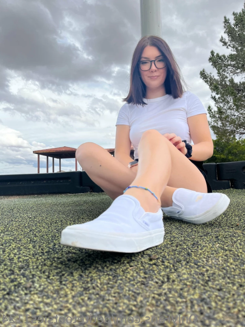 Petite Feet Penelope [ penelopestootsies739 ] Onlyfans leaked photo 12310259 on Hotleaks.tv