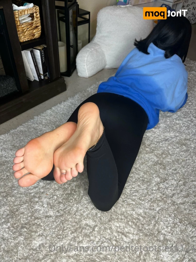 Petite Feet Penelope [ penelopestootsies739 ] Onlyfans leaked photo 12846774 on Hotleaks.tv