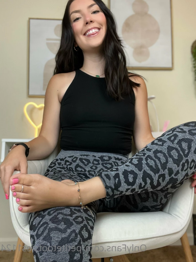 Petite Feet Penelope [ penelopestootsies739 ] Onlyfans leaked photo 12847670 on Hotleaks.tv