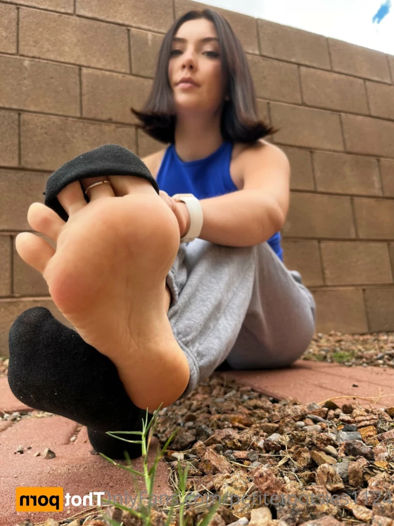 Petite Feet Penelope [ penelopestootsies739 ] Onlyfans leaked photo 12972635 on Hotleaks.tv