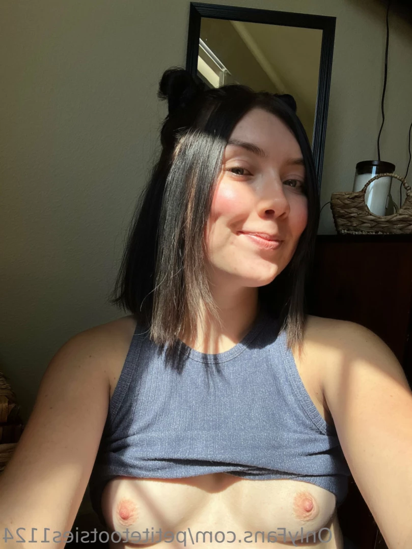 Petite Feet Penelope [ penelopestootsies739 ] Onlyfans leaked photo 15165293 on Hotleaks.tv