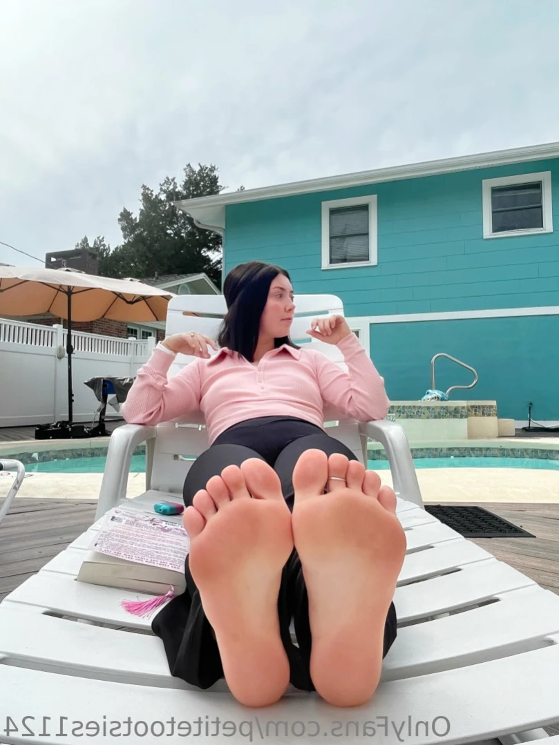 Petite Feet Penelope [ penelopestootsies739 ] Onlyfans leaked photo 15585866 on Hotleaks.tv