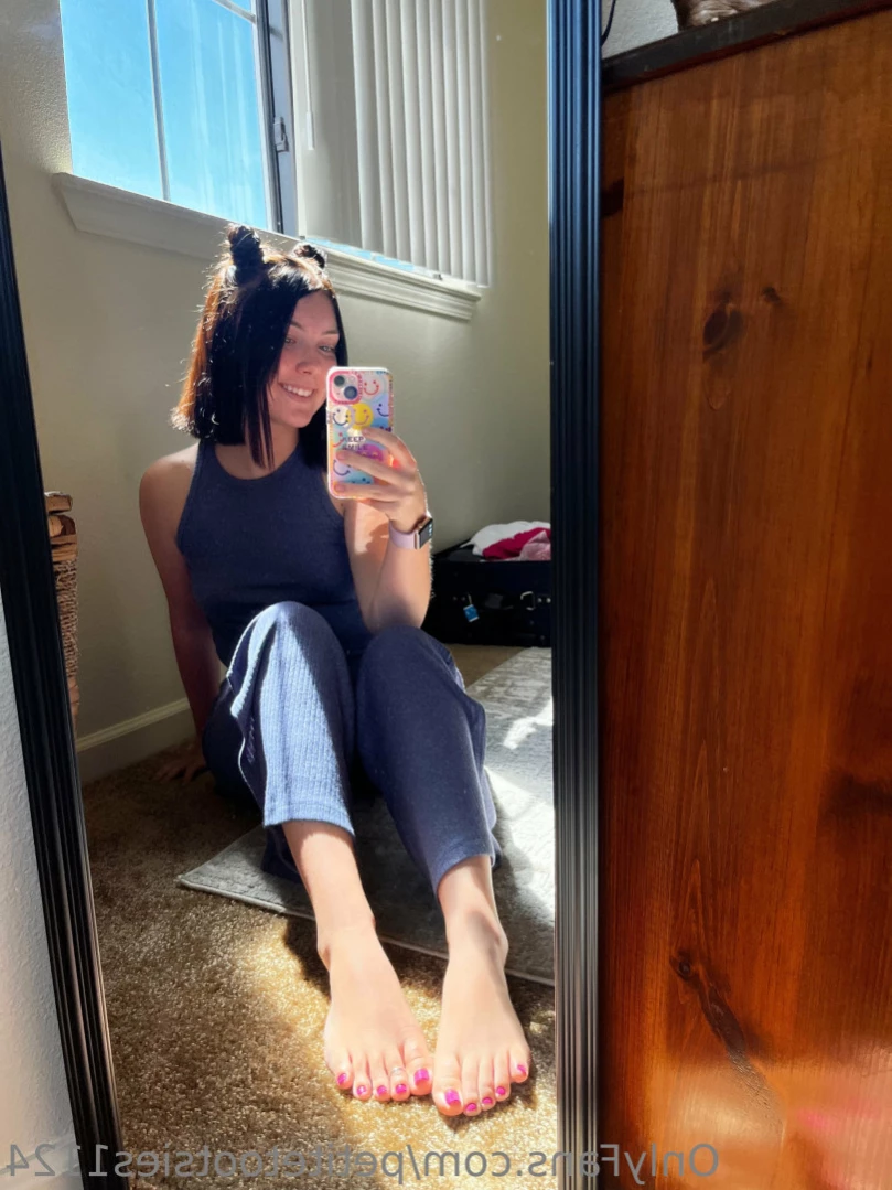 Petite Feet Penelope [ penelopestootsies739 ] Onlyfans leaked photo 16191035 on Hotleaks.tv