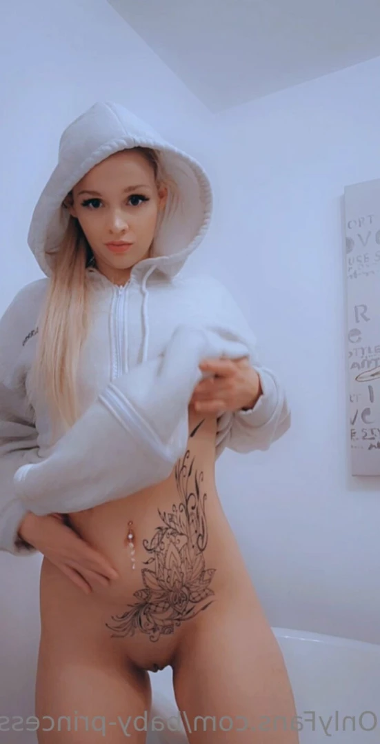 Vero Levesque👑onlyfan's princess👑 [ baby-princess ] Onlyfans leaked photo 13745827 on Hotleaks.tv