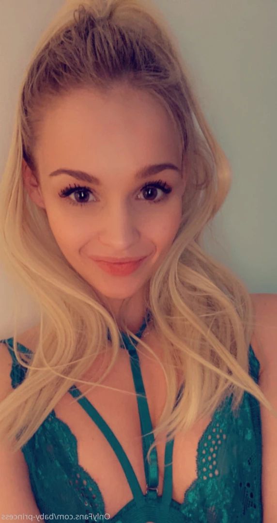 Vero Levesque👑onlyfan's princess👑 [ baby-princess ] Onlyfans leaked photo 14177957 on Hotleaks.tv
