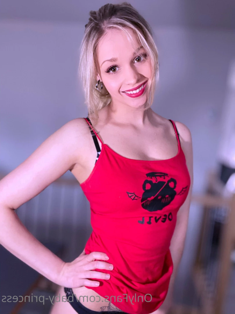 Vero Levesque👑onlyfan's princess👑 [ baby-princess ] Onlyfans leaked photo 15910405 on Hotleaks.tv